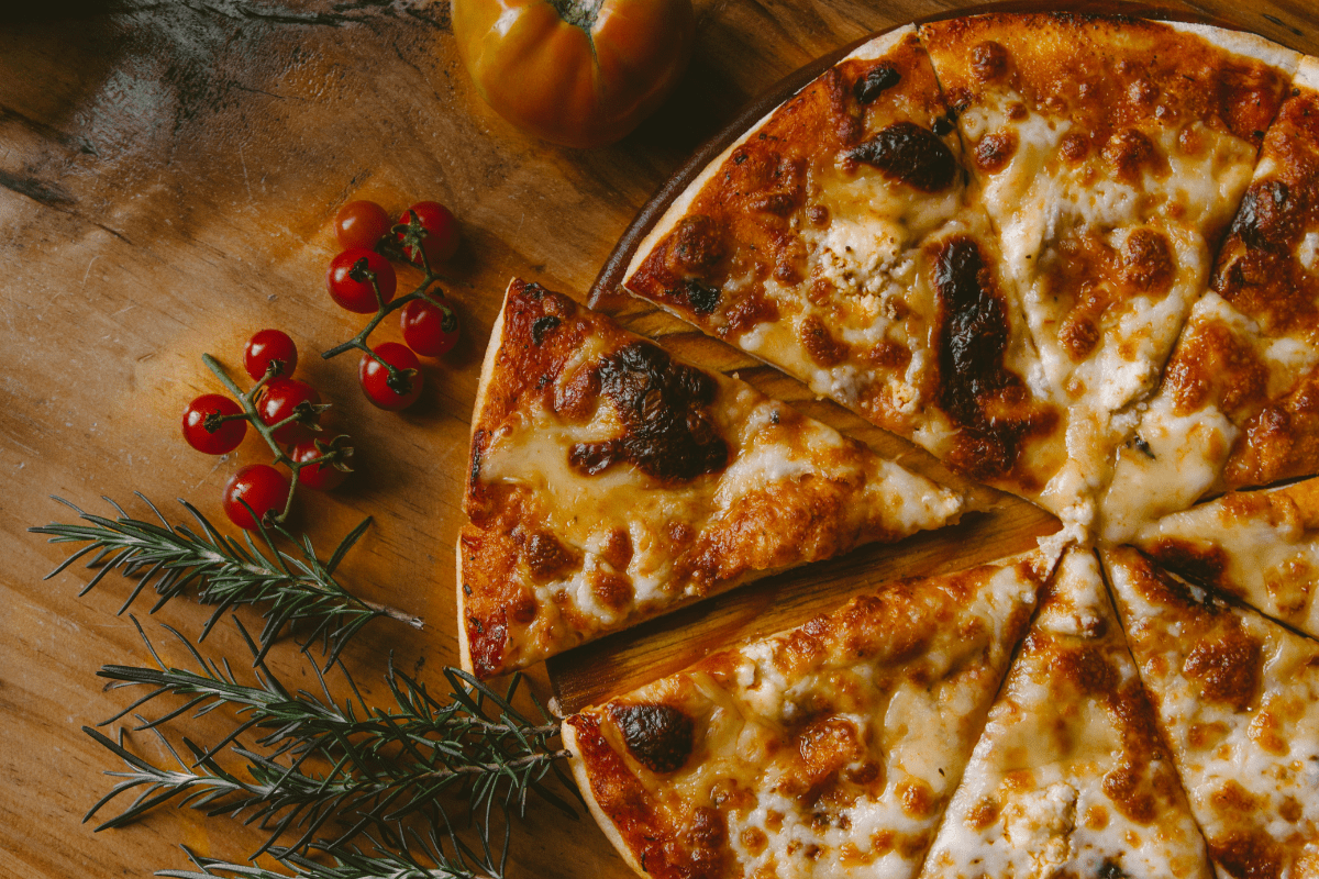 A Pizza Can be Seen - Pizza Vending Machine Business